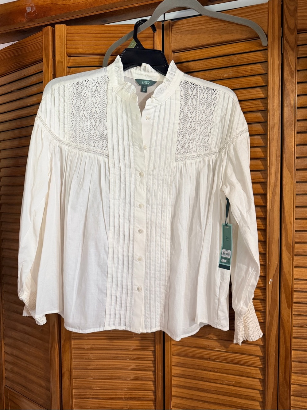 Terra & Sky Cream Lace Yoke Pintuck Button-Front Blouse size - 0X - 14W -NEW!